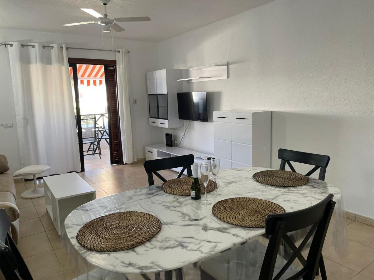 Under The Lime, Beautiful Apartment Los Cristianos Лос Кристианос Экстерьер фото