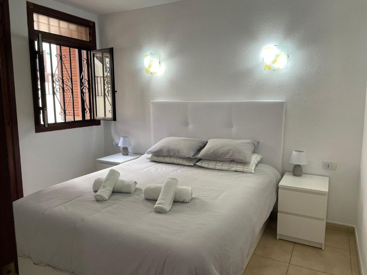 Under The Lime, Beautiful Apartment Los Cristianos Лос Кристианос Экстерьер фото