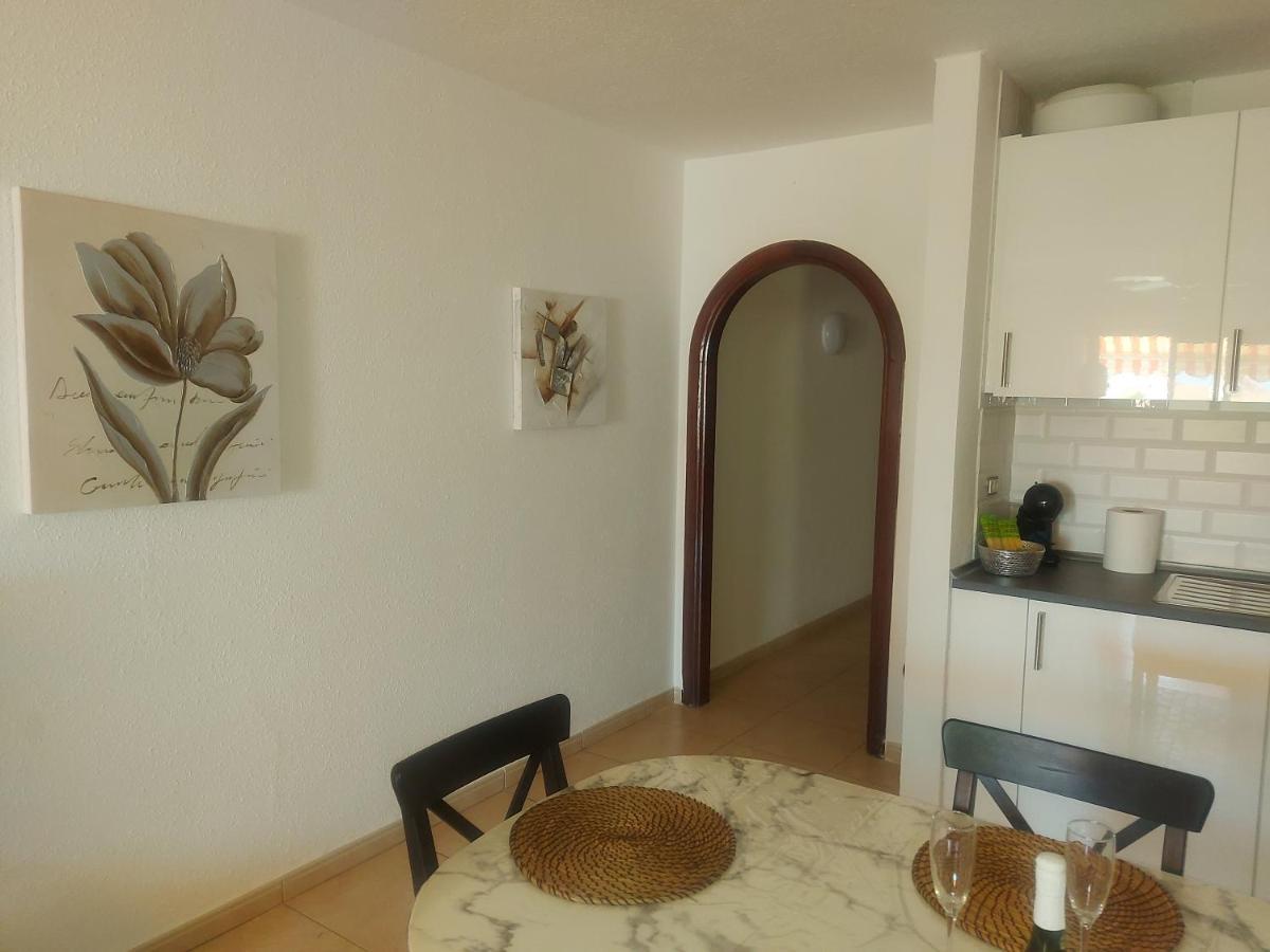 Under The Lime, Beautiful Apartment Los Cristianos Лос Кристианос Экстерьер фото