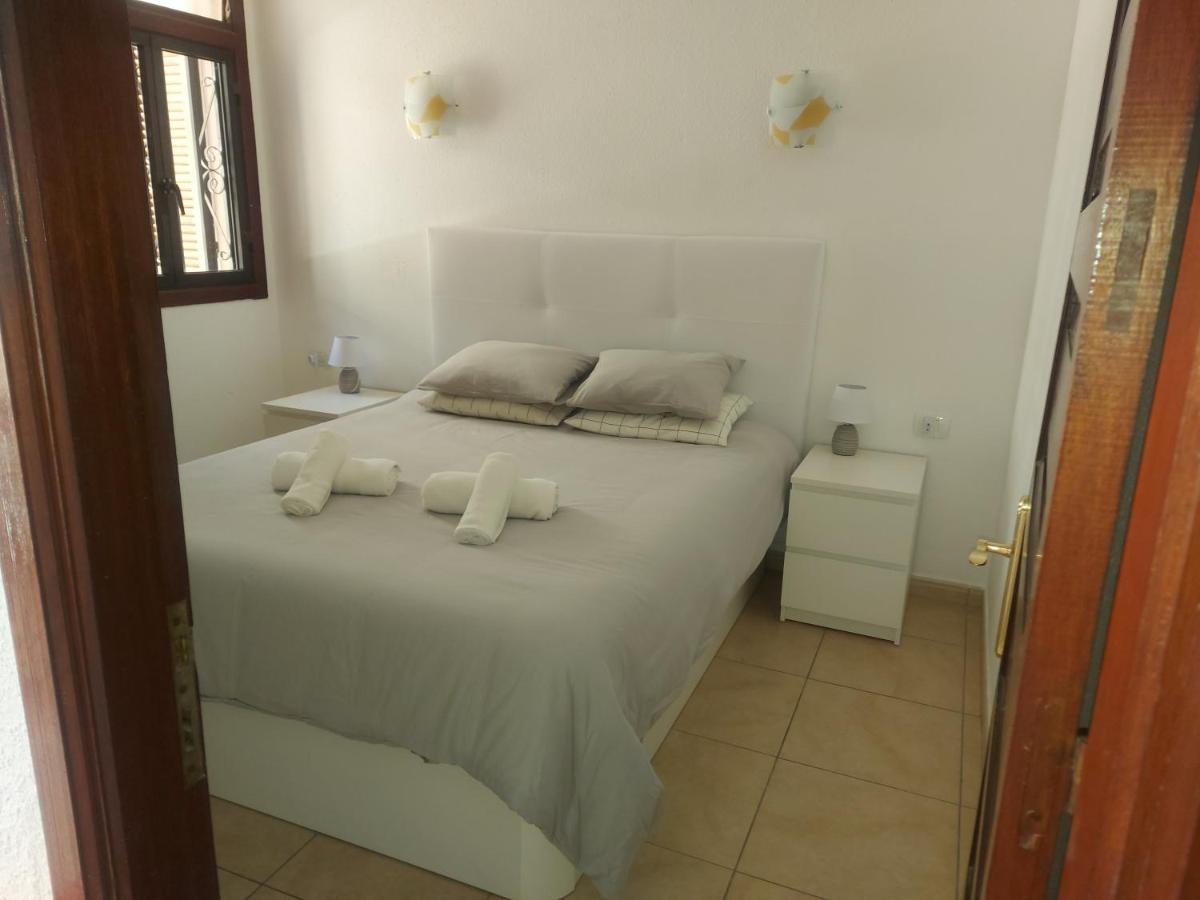 Under The Lime, Beautiful Apartment Los Cristianos Лос Кристианос Экстерьер фото