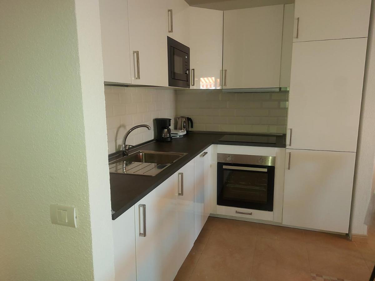 Under The Lime, Beautiful Apartment Los Cristianos Лос Кристианос Экстерьер фото