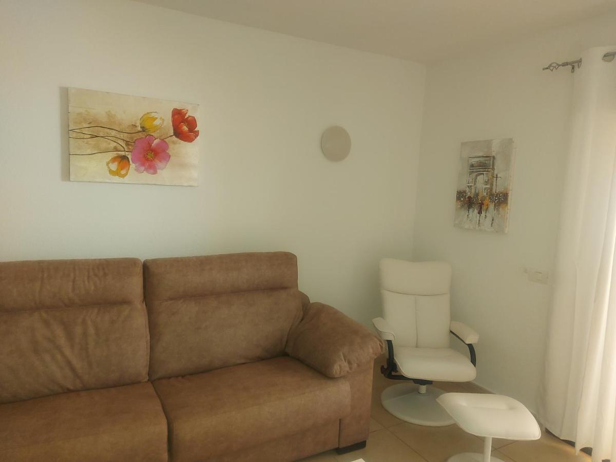 Under The Lime, Beautiful Apartment Los Cristianos Лос Кристианос Экстерьер фото